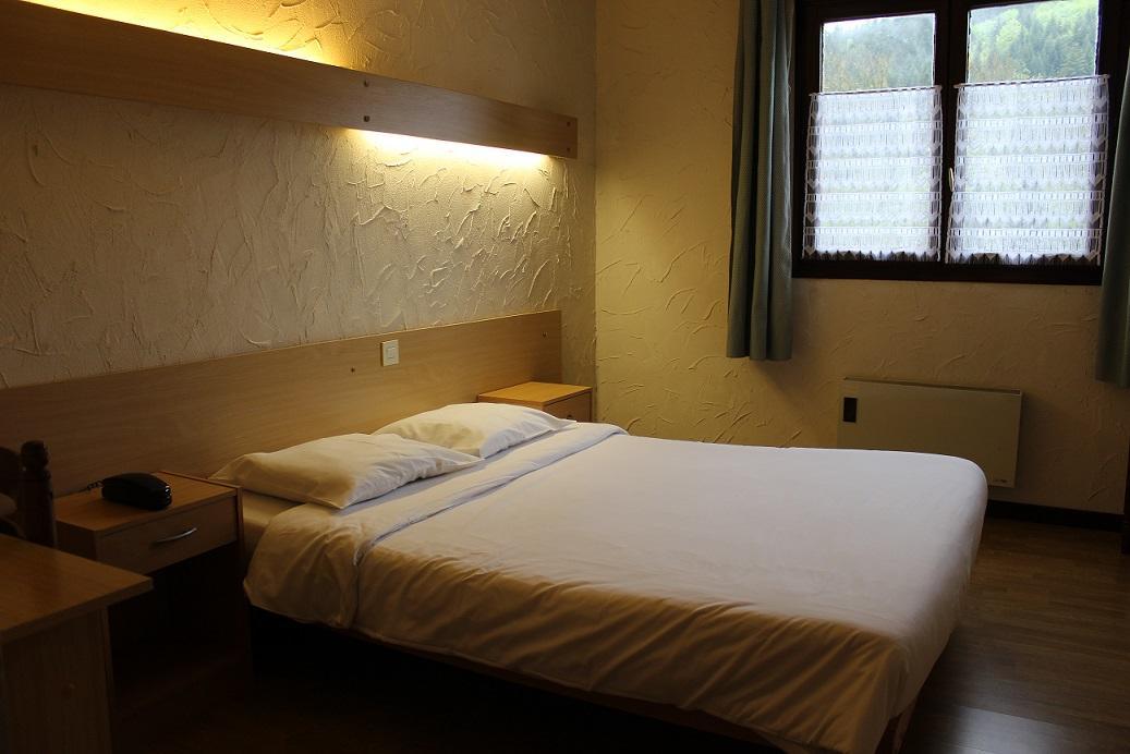 Hotel Les Bruyeres Вантрон Екстер'єр фото